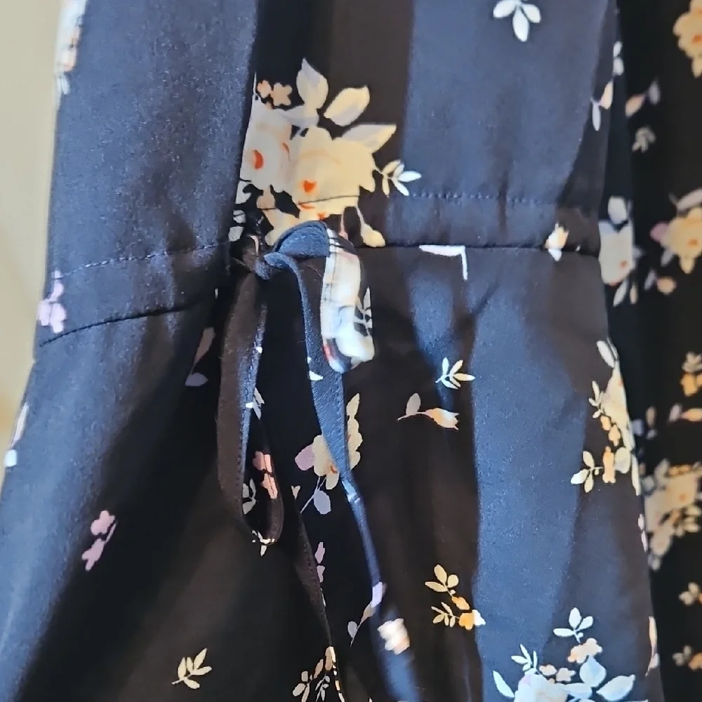 Lane Bryant Navy Blue & White Floral Split Neck Blouse
